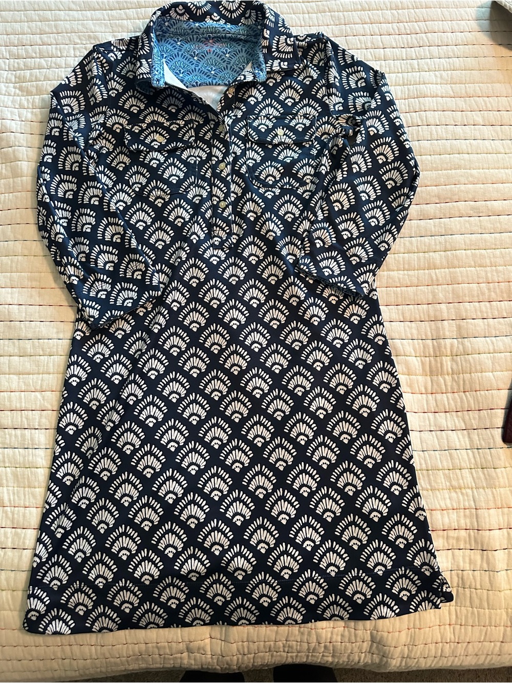 Vineyard Vines Beautiful Navy and White Geometric Collared Long Sleeve Dress